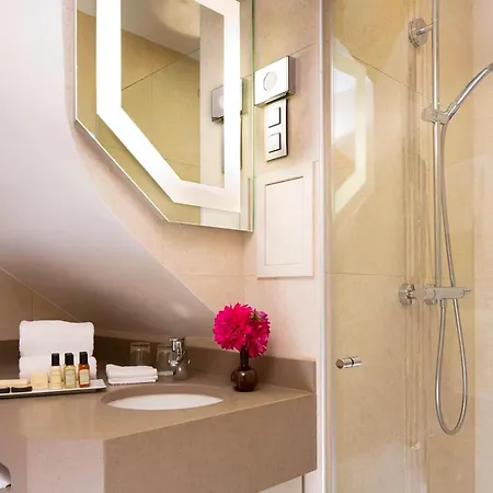 Le Relais Des Halles Hotel