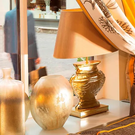 Le Relais Des Halles Hotel 4*