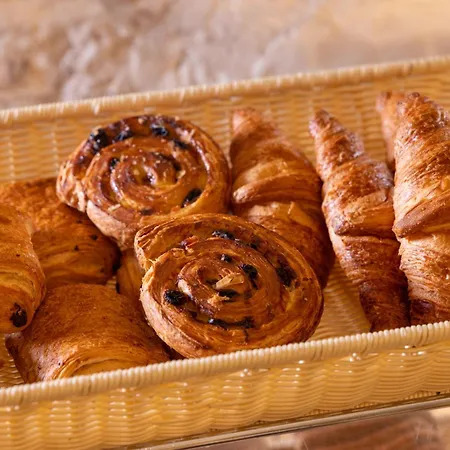 Le Relais Des Halles Hotel 4*