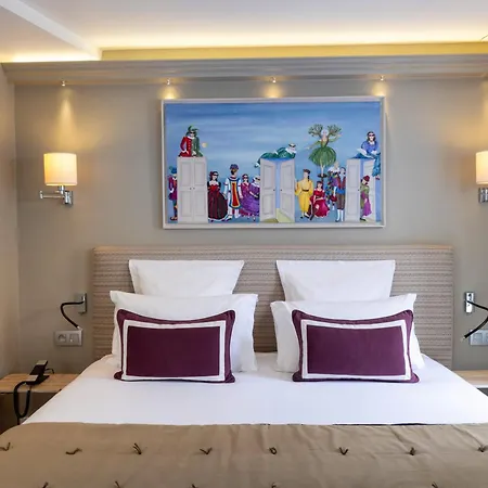 Hotel Le Relais Des Halles 4*