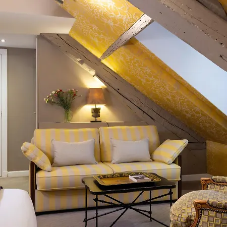 Le Relais Des Halles Hotel