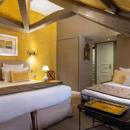 Le Relais Des Halles Hotel 4*