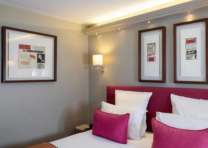 Le Relais Des Halles Hotel