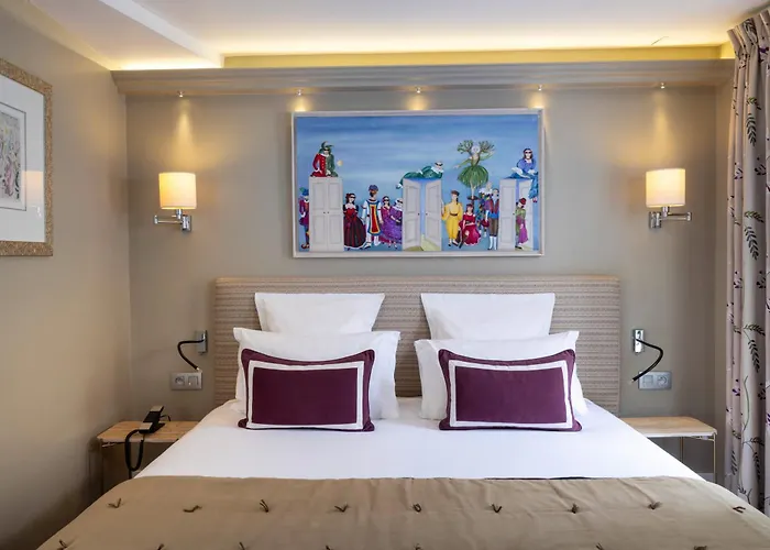 Hotel Le Relais Des Halles 4*