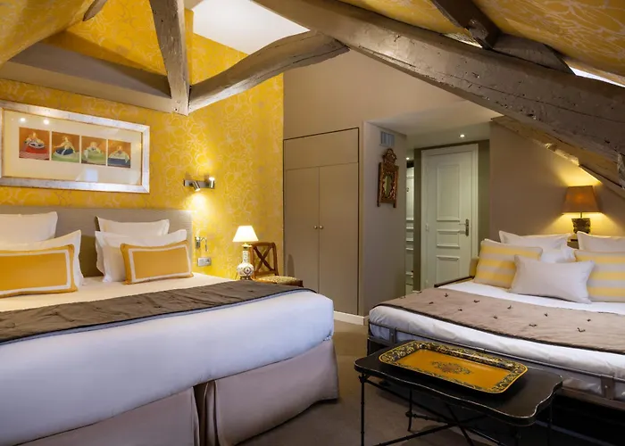 Le Relais Des Halles Hotel 4*