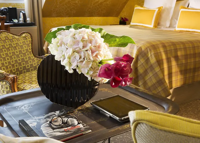 Hotel Le Relais Des Halles 4*