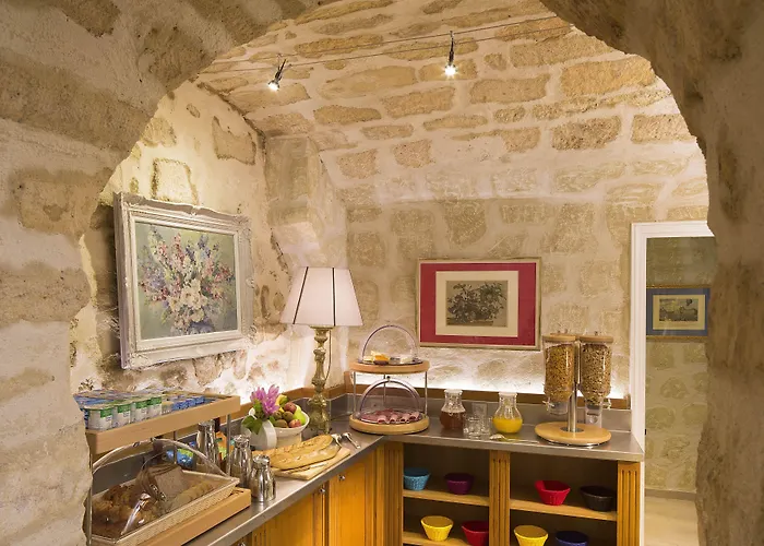 Le Relais Des Halles 4*