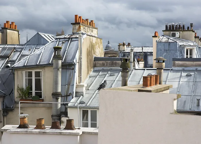 Le Relais Des Halles Otel 4*